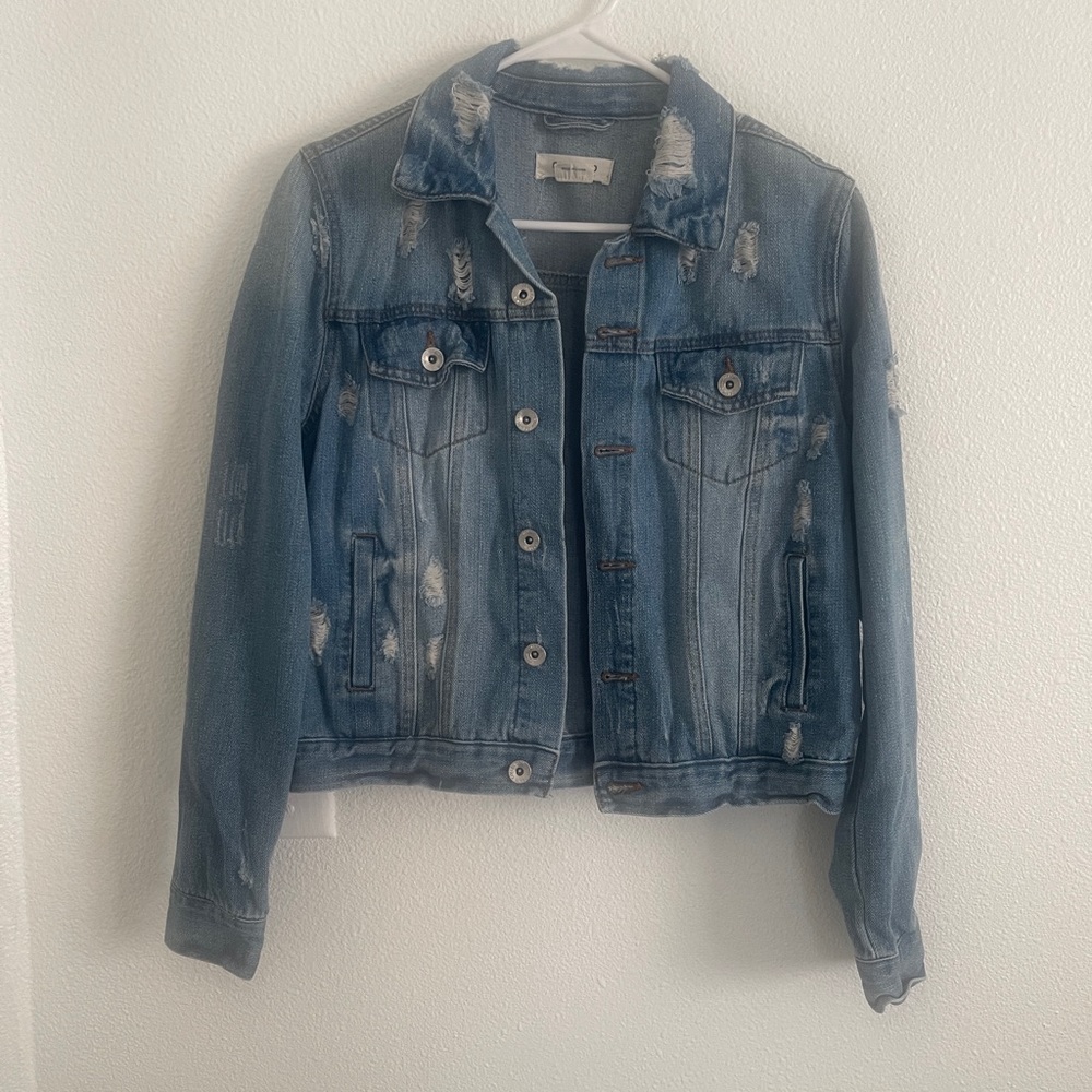 Ci Sono Women’s distressed denim jacket size medium